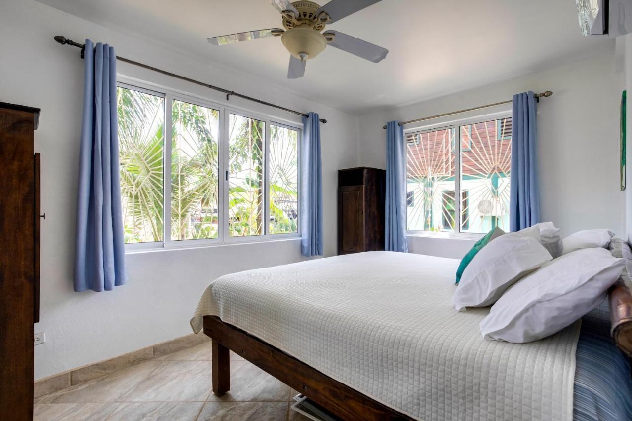 Driftwood Gardens Guesthouse Placencia Luaran gambar