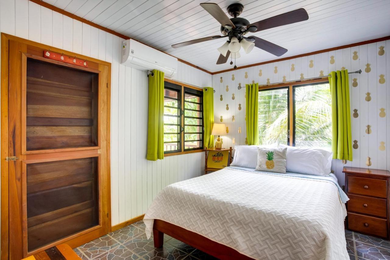 Driftwood Gardens Guesthouse Placencia Luaran gambar