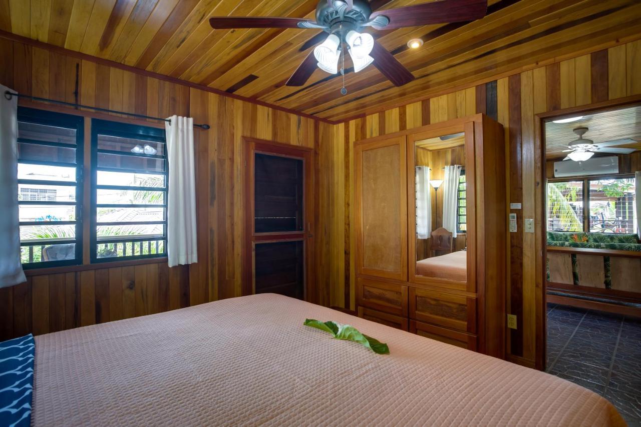 Driftwood Gardens Guesthouse Placencia Luaran gambar