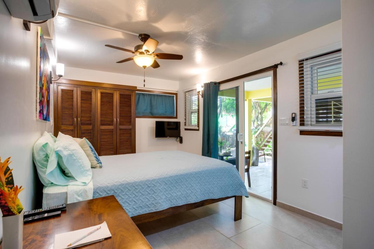 Driftwood Gardens Guesthouse Placencia Luaran gambar