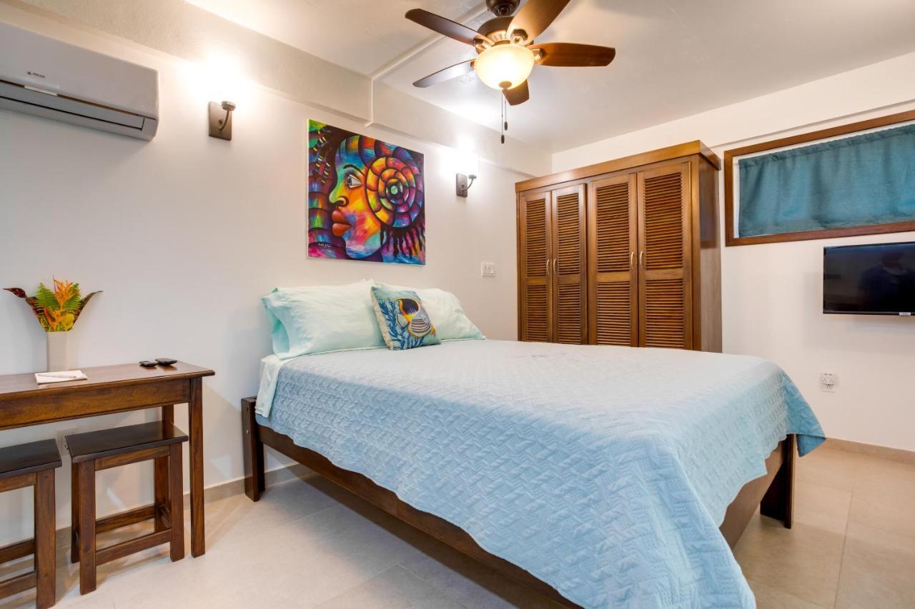 Driftwood Gardens Guesthouse Placencia Luaran gambar