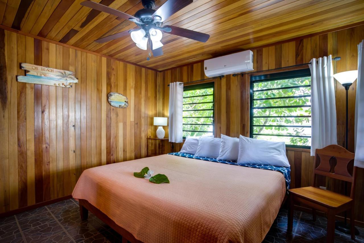 Driftwood Gardens Guesthouse Placencia Luaran gambar