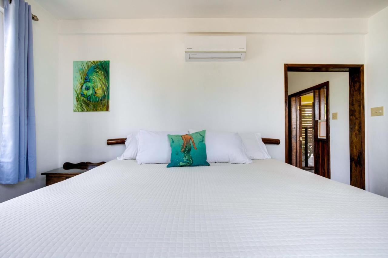 Driftwood Gardens Guesthouse Placencia Luaran gambar