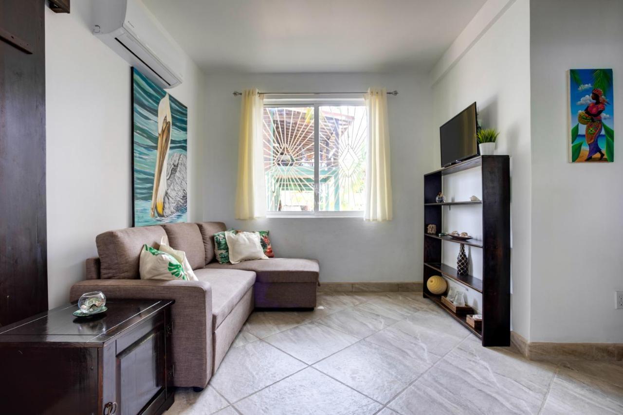Driftwood Gardens Guesthouse Placencia Luaran gambar